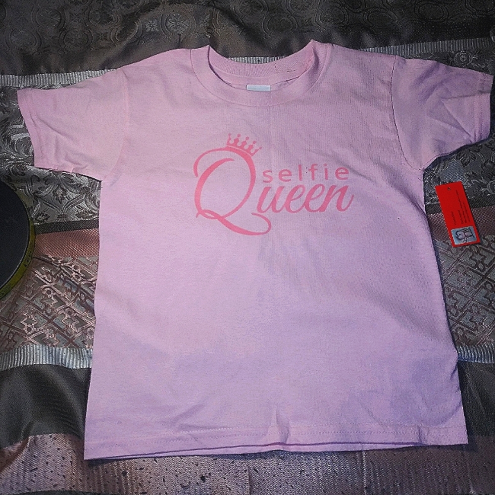 5t selfie queen. toddler tee